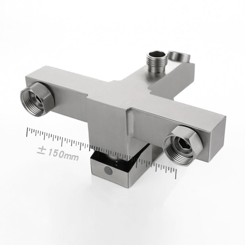 Robinet mitigeur baignoire en acier brossé – design géométrique