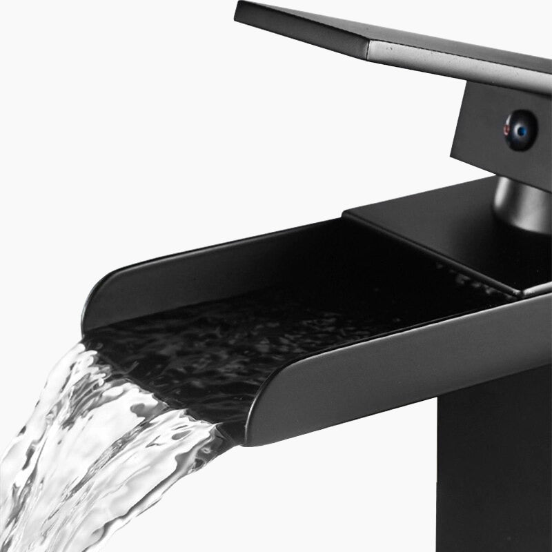 Robinet mitigeur lavabo cascade noir – design premium