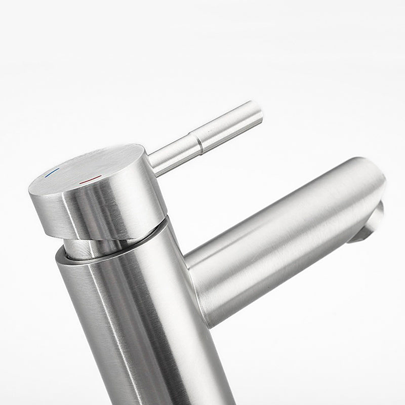 Robinet mitigeur lavabo en acier brossé — Collection Signature